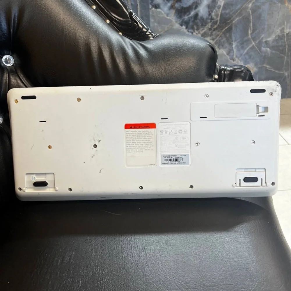 Untested Microsoft Wireless 3050 Desktop Keyboard